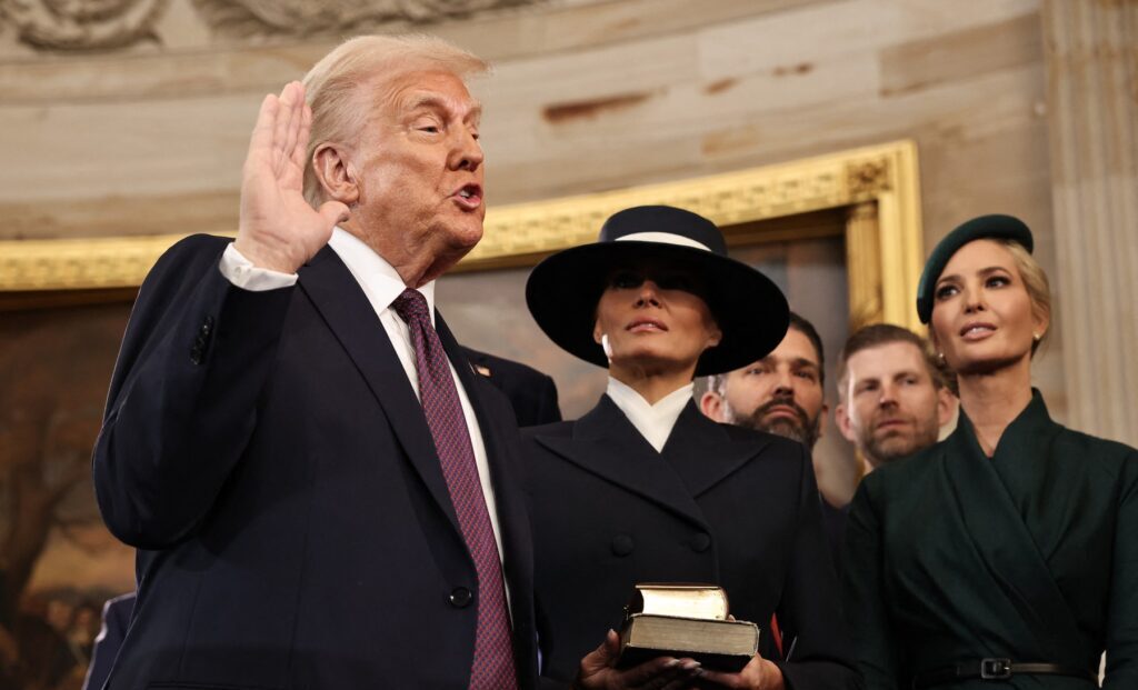  Povestea pălăriei purtată de Melania Trump la inaugurarea lui Donald Trump