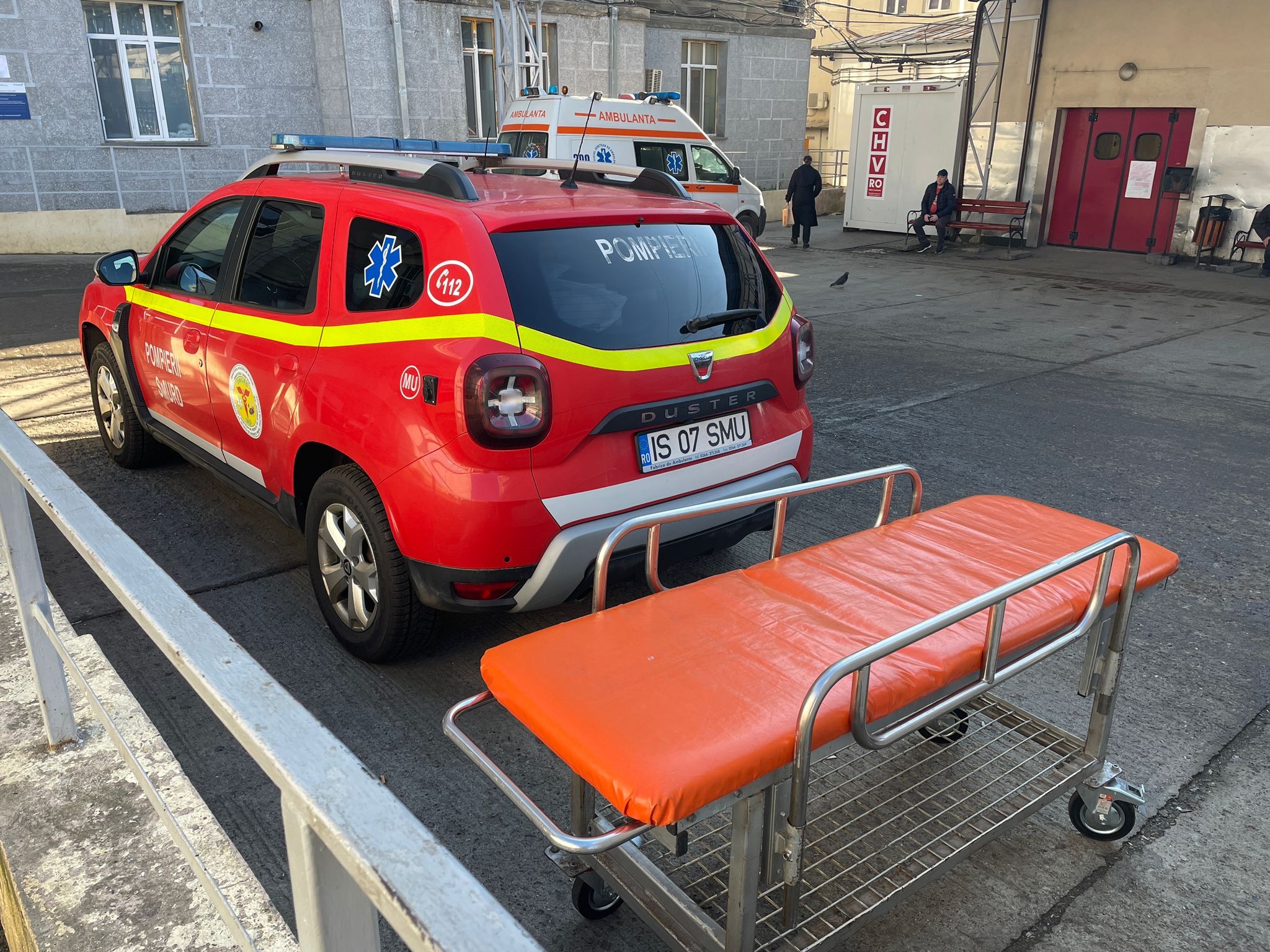 Un bătrân din Popricani a fost rănit grav după ce butelia pe care o folosea a explodat