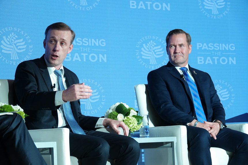  Consilierii de securitate ai lui Biden şi Trump s-au întâlnit pentru „a-şi preda ştafeta”