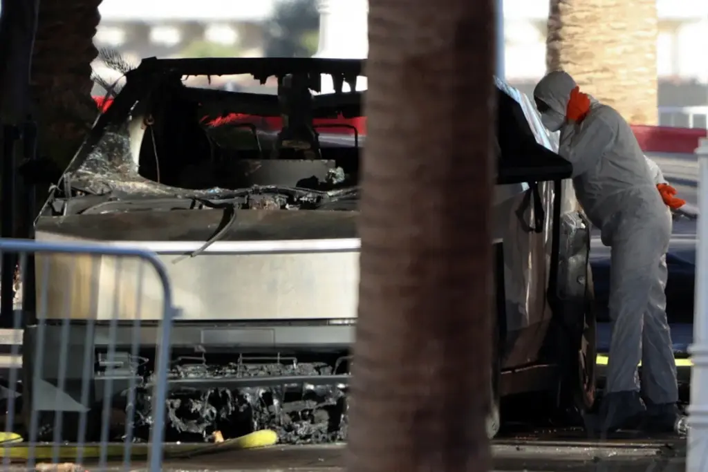 Şoferul autoturismului Tesla care a sărit în aer în faţa hotelului Trump din Las Vegas avea o rană de glonţ în cap, ceea ce indică o probabilă sinucidere