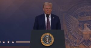Restul dosarului asasinării lui John F. Kennedy urmează să fie publicat marţi, anunţă Trump
