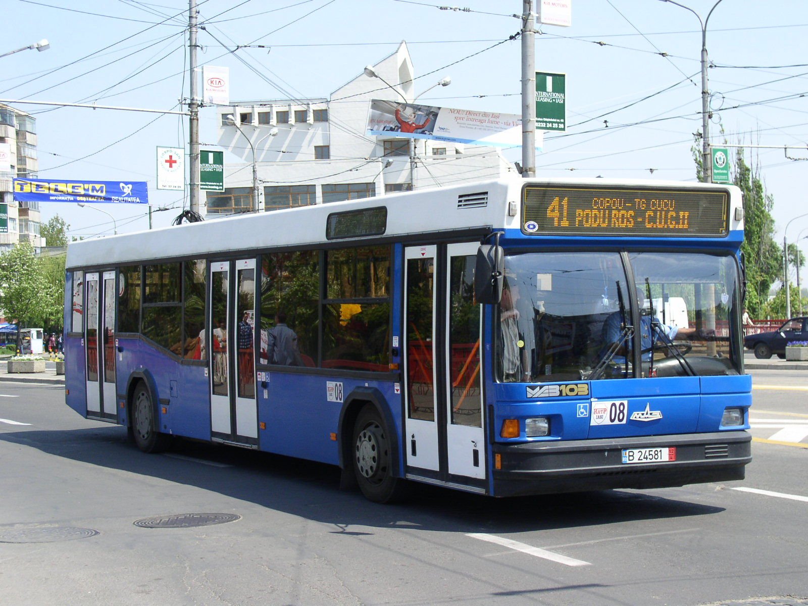 Prețuri cu 10% mai mici. O nouă tentativă a Primăriei de a vinde hârburi: autobuze și mijloace auto casate