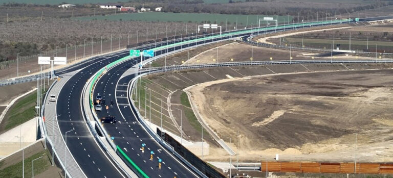 A7 trece de Pașcani, spre Suceava. Săptămâna care vine va fi anunțat câștigătorul primului lot