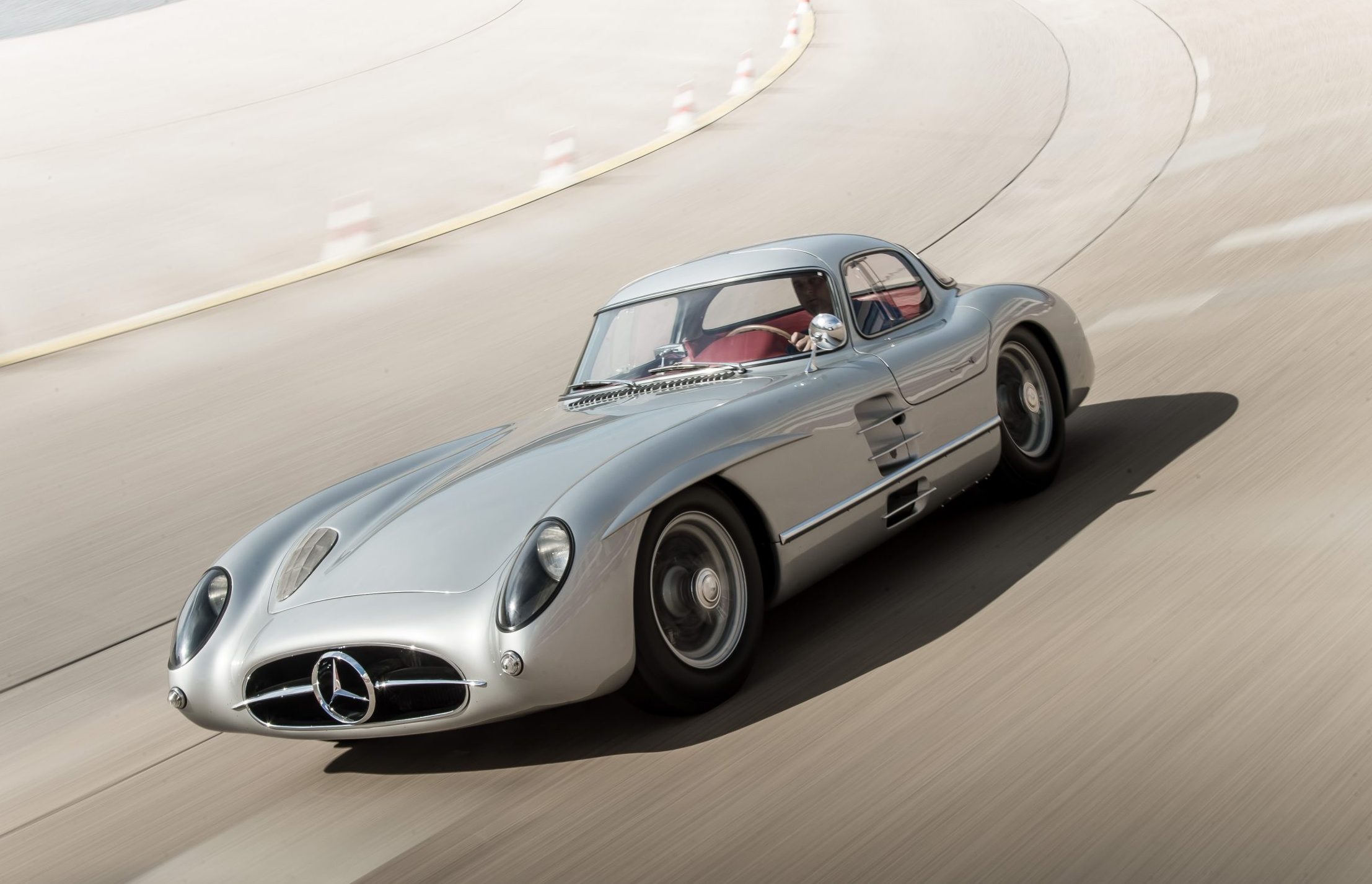 Mercedes-M300-SLR-Uhlenhaut-Coupe