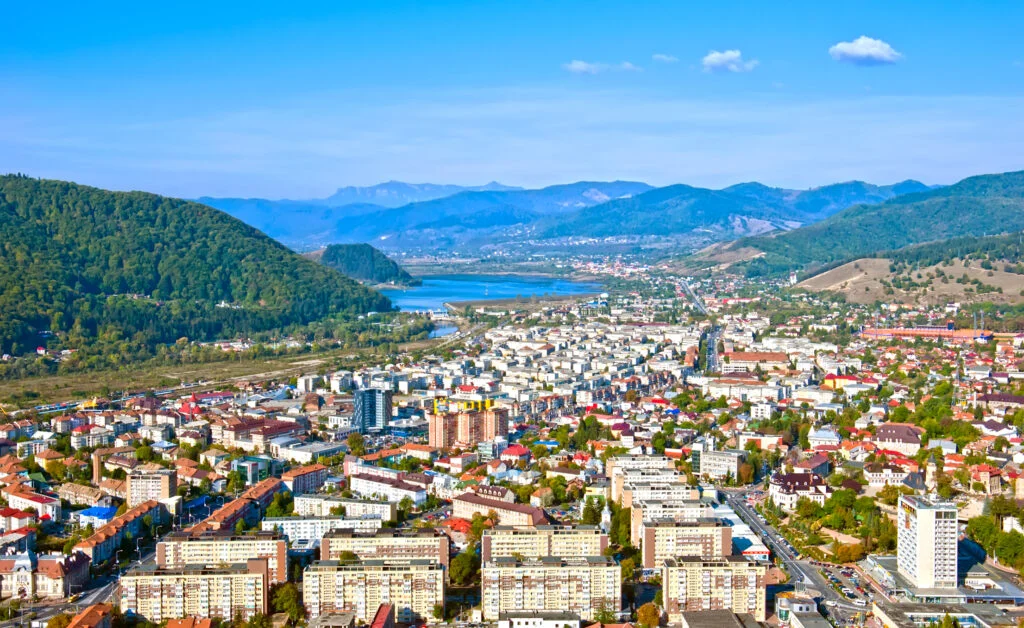  Piatra Neamț anunță planuri avansate pentru un campus și înființarea unei Facultăți de Automatică și Calculatoare. Va face Neamțul concurență Iașului universitar?