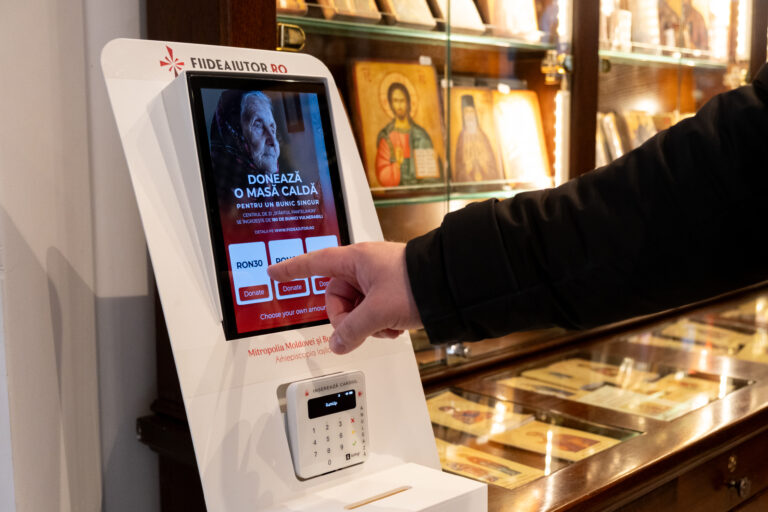 Mitropolia a implementat în premieră națională donațiile cu ajutorul cardului sau telefonului