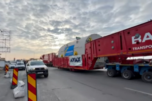 VIDEO Cel mai mare transport agabaritic ce a rulat vreodată pe şoselele României. 