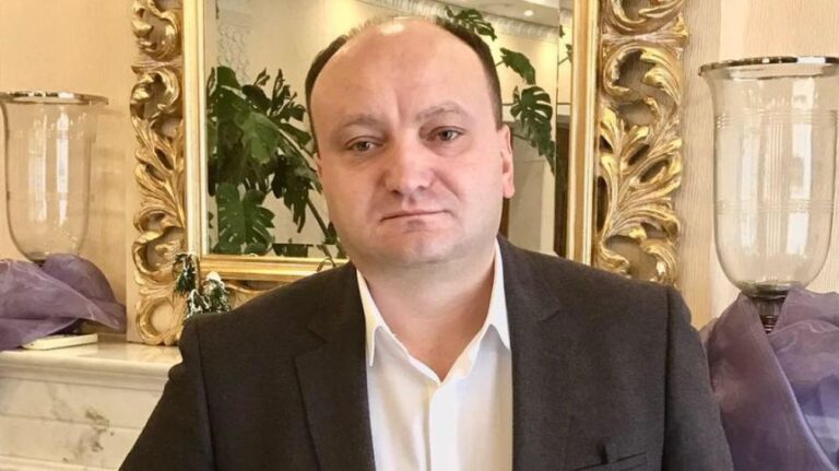Fratele fostului preşedinte prorus Igor Dodon a fost reţinut pe aeroportul din Chişinău