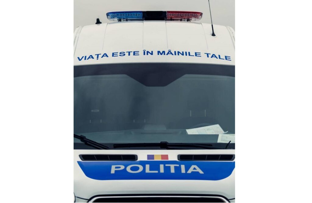 Hunedoara: O fată de 12 ani a ajuns la spital cu răni grave, după ce s-a aruncat de pe o clădire din Lupeni