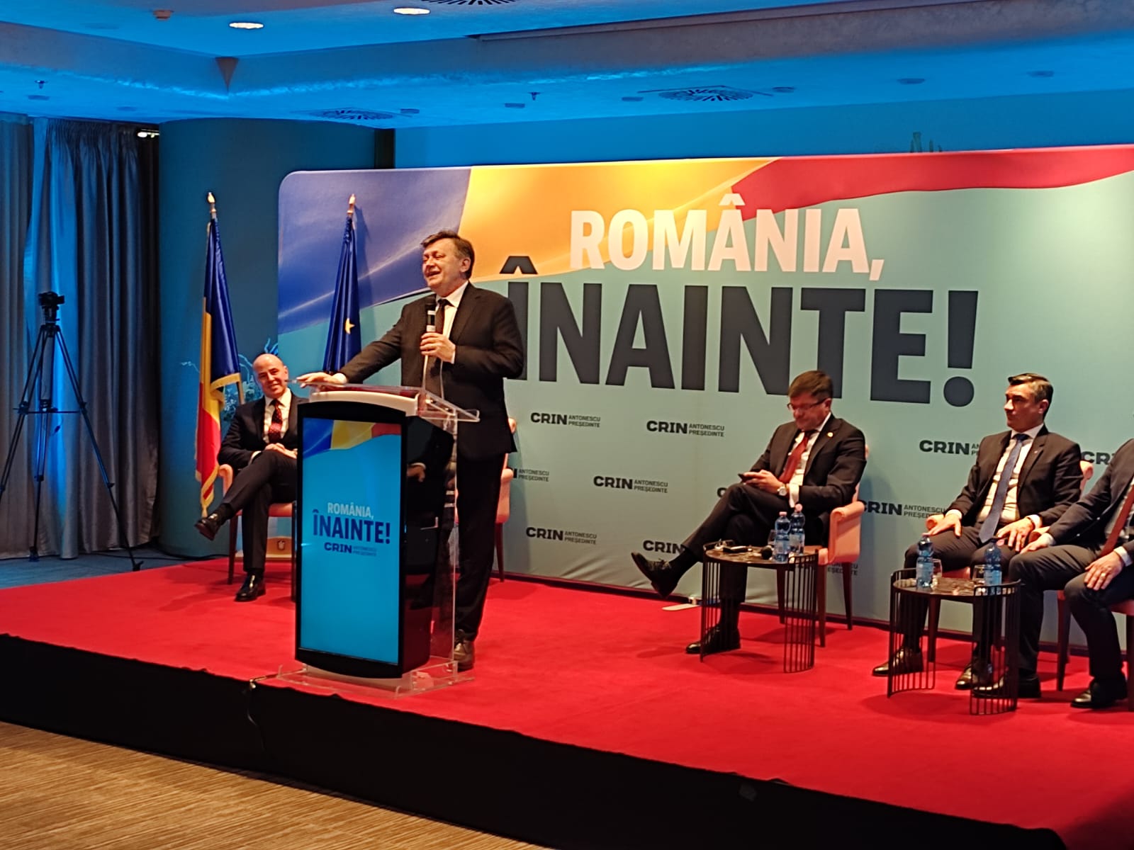 Crin Antonescu: „Îmi doresc ca domnul Georgescu să nu fie împiedicat să candideze, ca să nu se supere a treia oară dl. Vance”