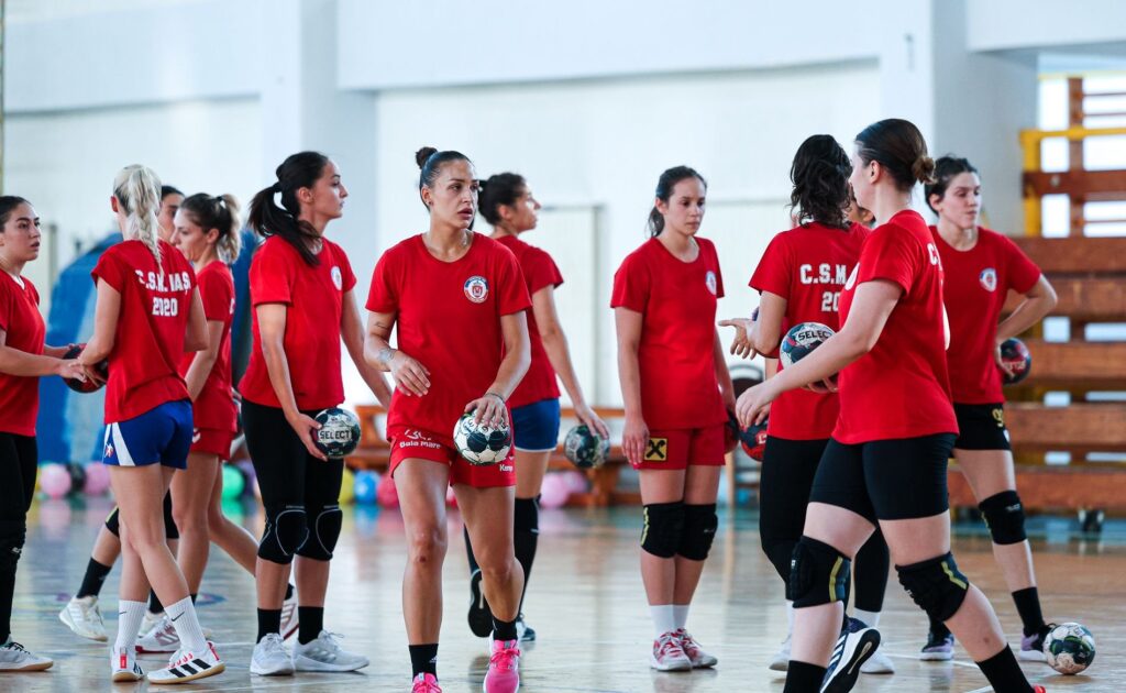  SPORT Spargem gheața azi? Meci cu o trupă „mică”, a unui antrenor mare al României