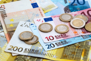 Atenție la fisele de 1 euro pe care le primiți în vacanțe! Unele sunt foarte căutate de colecționari: valorează sume mari