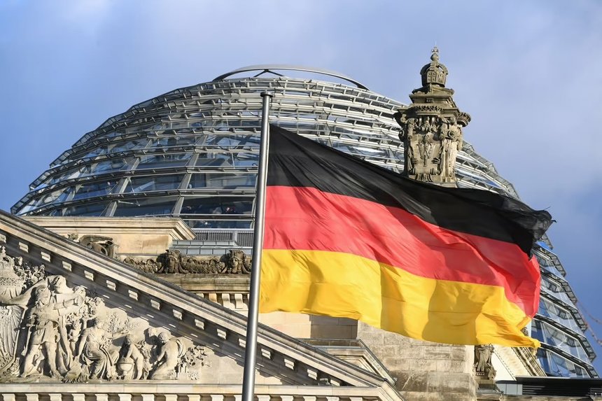Euforie pe piețele financiare din Europa – cu o lege istorică, Berlinul ridică piciorul de pe ”frâna datoriei” – Investitorii salută reînarmarea Germaniei