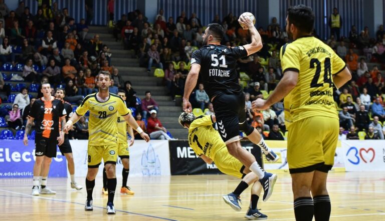 Handbal masculin: Minaur Baia Mare s-a calificat în sferturile European Cup după dubla cu finlandezii de la BK-46