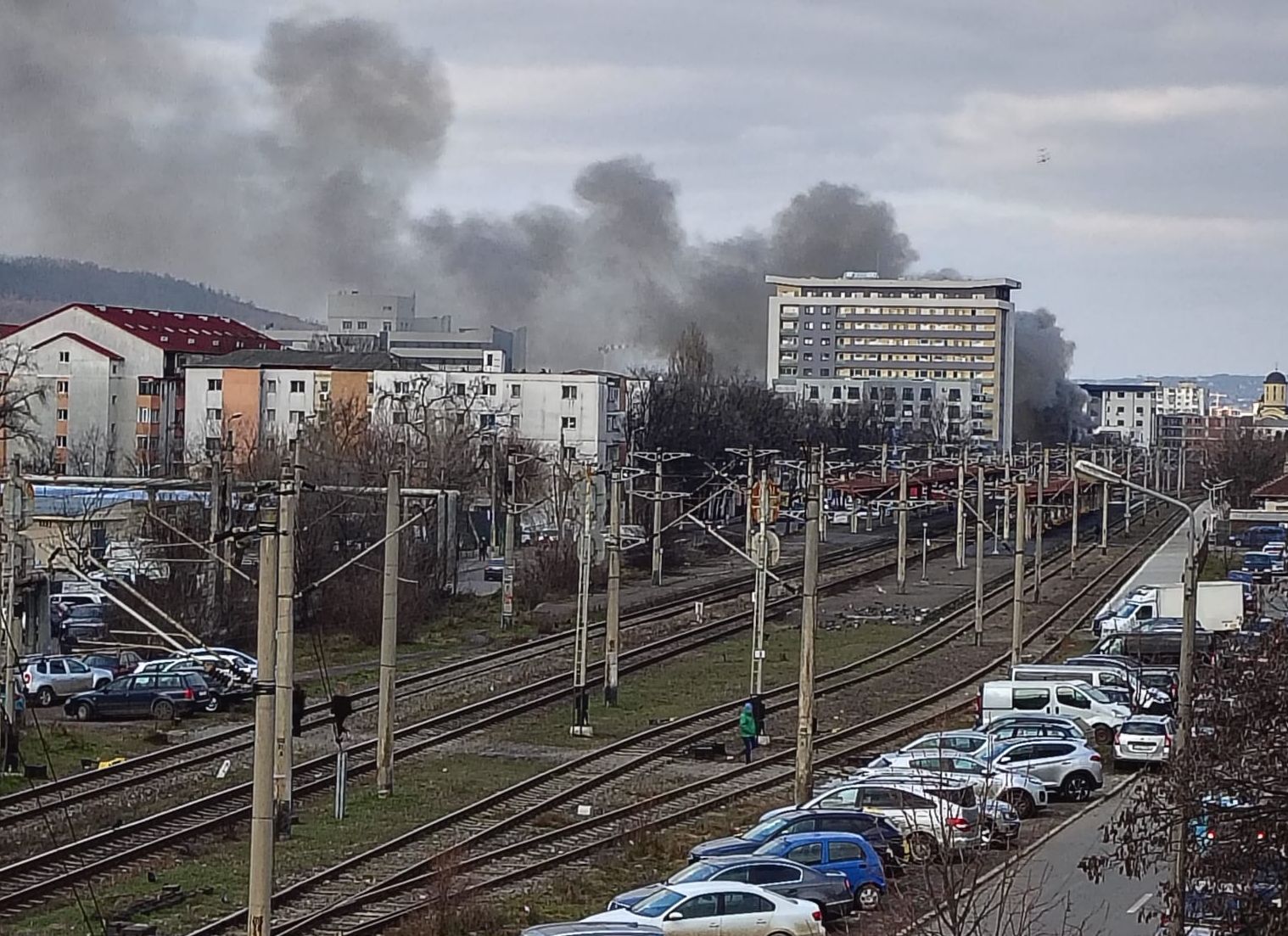Cum s-a resimțit incendiul puternic din Iași la Spitalul de Recuperare, aflat vizavi de service-ul auto