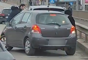 Un bărbat de doar 36 de ani a făcut infarct și a murit în timp ce conducea pe podul Nicolina/VIDEO-UPDATE