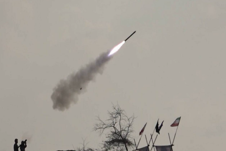 Iranul a făcut publică o nouă rachetă balistică cu rază lungă de acţiune