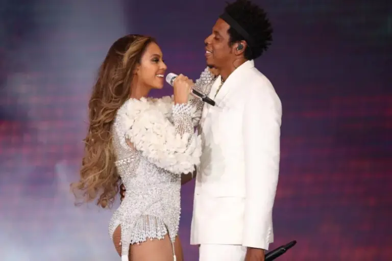 Plângerea prin care rapperul Jay-Z era acuzat de violarea unei minore, în anul 2000, a fost retrasă