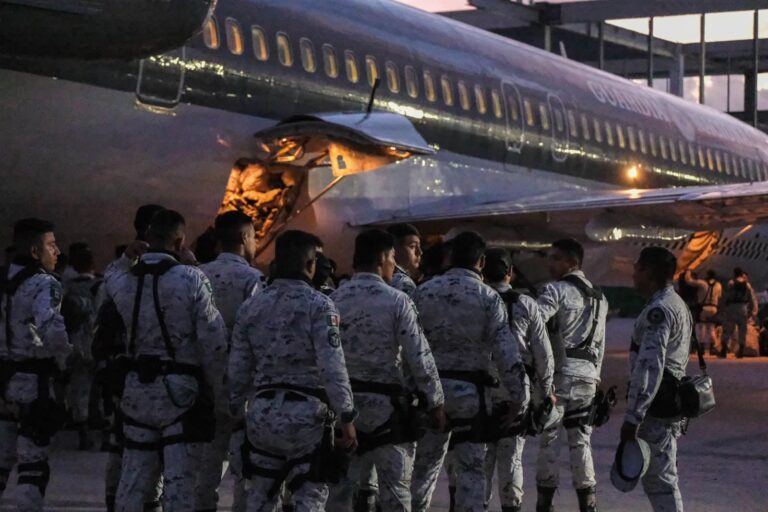 Guvernul mexican desfăşoară 10.000 de militari la frontiera cu SUA ca răspuns la măsurile lui Trump anti-imigrare