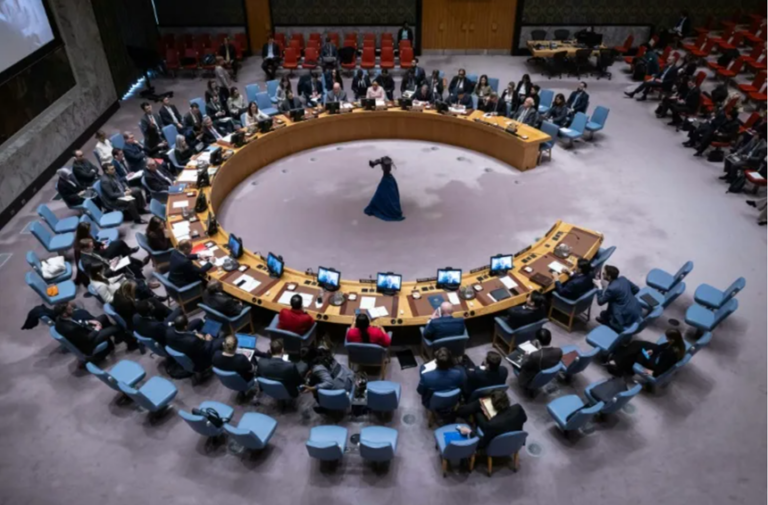 Consiliul de Securitate al ONU adoptă o rezoluţie a SUA, care cere o pace rapidă în Ucraina fără să evoce integritatea teritorială ucraineană