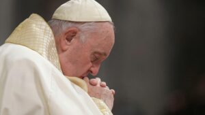 Papa Francisc trebuie să înveţe din nou să vorbească după oxigenoterapie, spune un cardinal