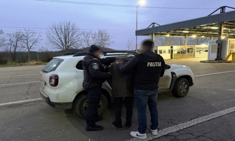 Iași: Bărbat prins la vamă, după infracțiuni prin metoda accidentul