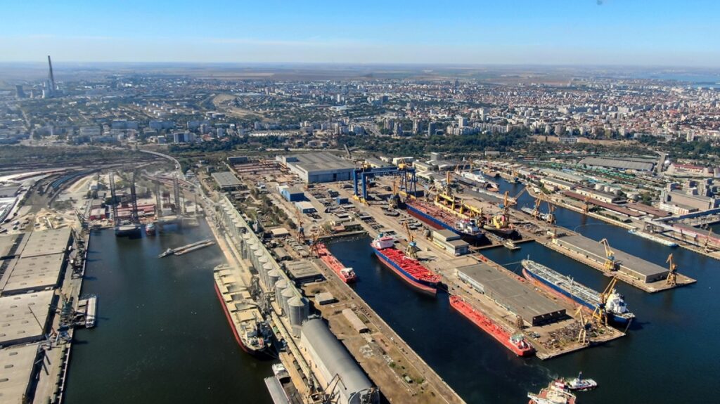 Analist economic: România are toate şansele să devină hub regional în domeniul logistic, al producţiei si al serviciilor transfrontaliere la Marea Neagră