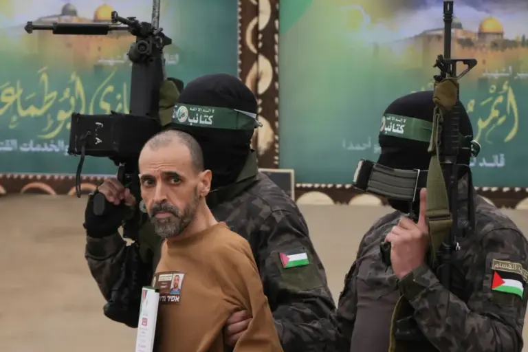 Drama unui ostatic israelian. A aflat abia după ce a fost eliberat că soţia şi fiicele i-au fost ucise în atacul din 7 octombrie