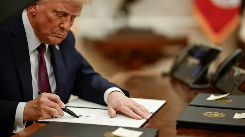„Fiecare nemernic din România spune că e omul lui Trump”, spune un fost ambasador SUA la București