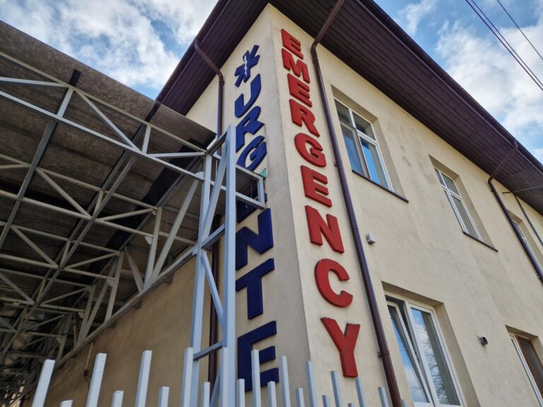 Caz social adus la UPU de viceprimar: medicii spun că nu era o urgență. Primarul răspunde nervos: „Unde să-l duc?”