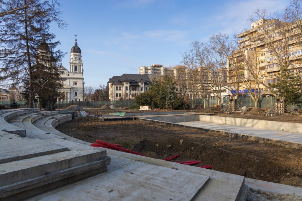  Progrese pe șantierul din fața Teatrului Național. Cum arată vestigiile de peste 200 de ani descoperite acolo