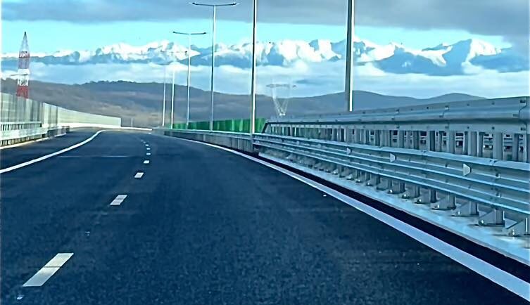 A8: Moldovenii se bat cu turcii pentru tunelurile spre Ardeal. Cel mai greu lot al autostrăzii