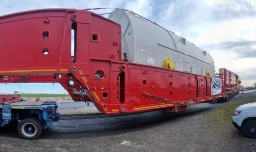 VIDEO Un nou transport agabaritic de mari dimensiuni, cu greutatea de 788 tone pe străzile din România