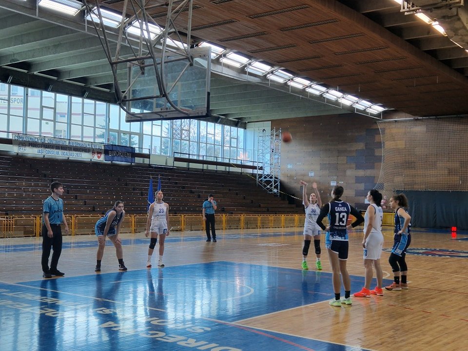  Ultimul bal al anului pentru echipa de baschet feminin a Universității Tehnice, care joacă acasă