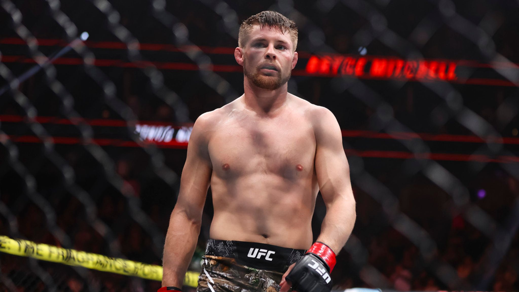 Un star UFC care l-a lăudat pe Adolf Hitler spune că „demonii” încearcă să îl facă să îşi înşele soţia