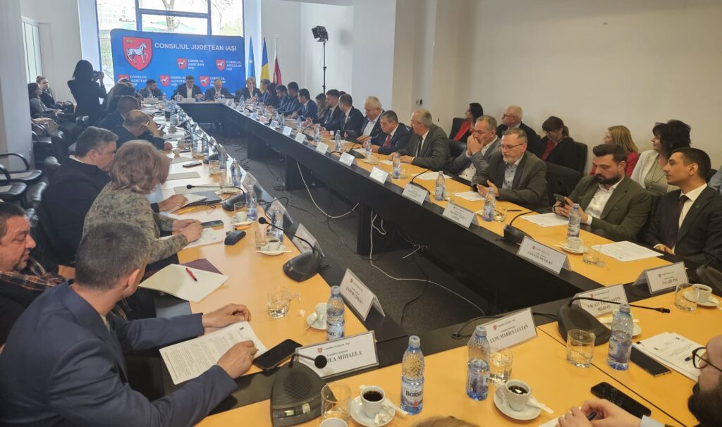  LIVE Consilierii județeni dezbat astăzi bugetul județului pe anul în curs. Cu o valoare de 1,9 miliarde de lei, cheltuielile de dezvoltare reprezintă aproape un sfert, respectiv circa 500 milioane lei