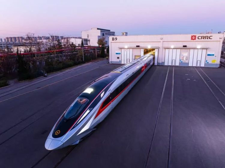 Cel mai rapid tren de mare viteză din lume, în teste la Beijing