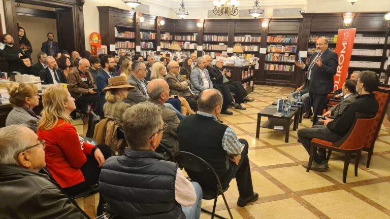 Lansare de carte la Iași: Nicu Gavriluță explorează secularizarea și prezența sacrului în lumea modernă