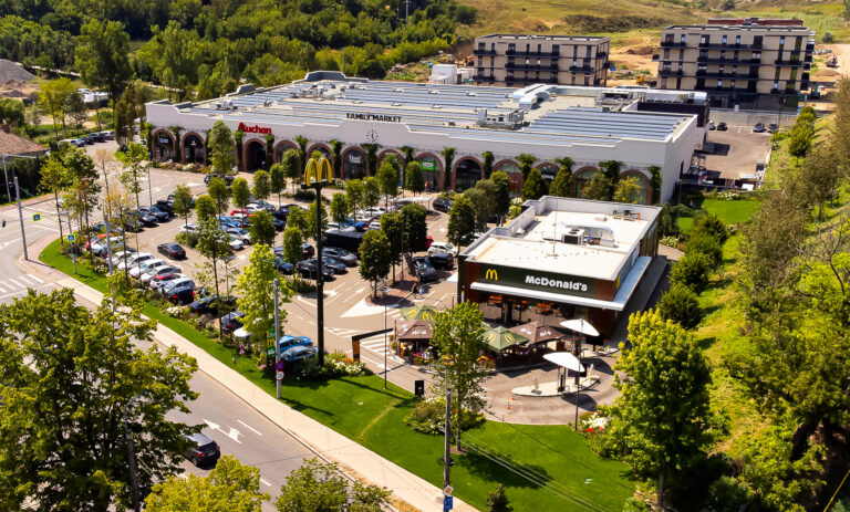 Retailul de proximitate crește puternic: vânzări mai mari cu 33% și cu 37% mai mulți clienți la Family Market Bucium