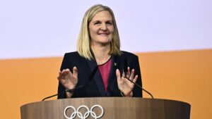 Cine este Kirsty Coventry, fosta campioană la înot devenită astăzi prima femeie aleasă la conducerea mişcării olimpice