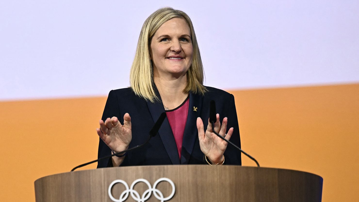 Cine este Kirsty Coventry, fosta campioană la înot devenită astăzi prima femeie aleasă la conducerea mişcării olimpice