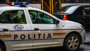 Bucureşti: Băiat de 14 ani, la spital după ce s-ar fi aruncat de la etaj