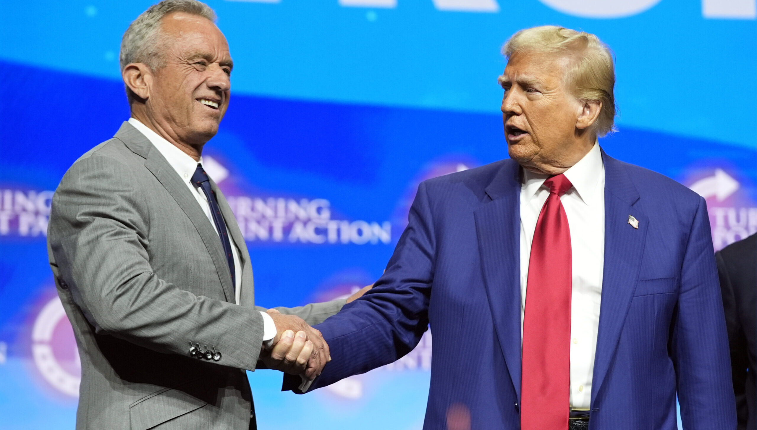 Secretarul american al Sănătăţii Robert F. Kennedy Jr. anunţă un studiu despre cauzele unei „epidemii” de autism