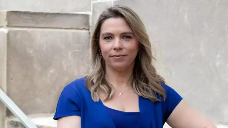 O carte incendiară a unei foste angajate a grupului Meta, în fruntea topurilor vânzărilor din Statele Unite