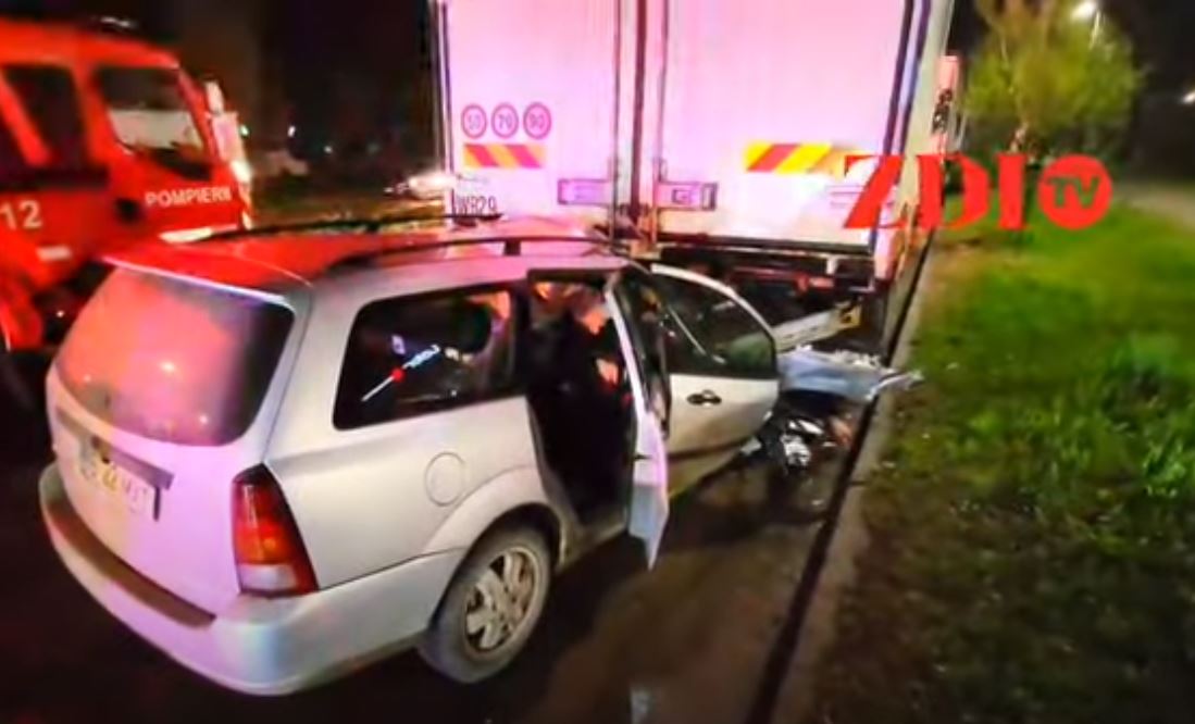 Tânărul de 18 ani, mort după ce a intrat cu mașina sub un TIR, a ajuns la spital cu răni extrem de grave. „Am exclus și discuția despre transplantul de organe”