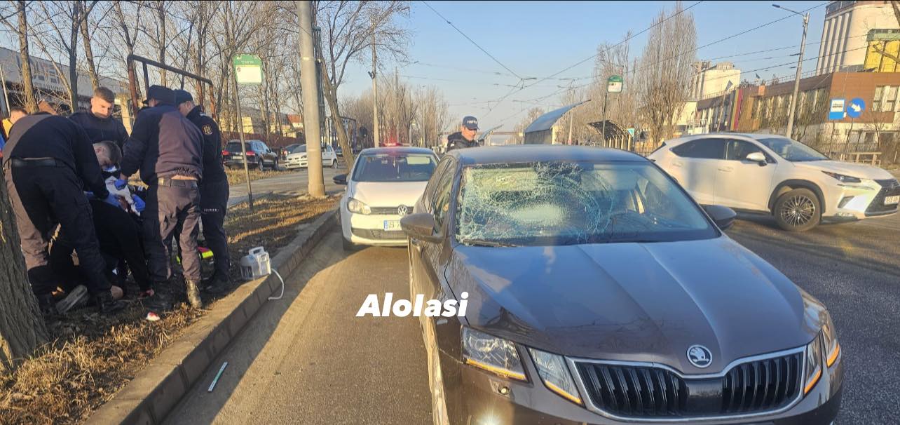 Accident în Iași - Pieton de 57 de ani, în stare gravă după ce a fost lovit de o mașină în trafic