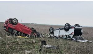 Accident grav în apropierea bazei militare NATO „Mihail Kogălniceanu”. Două autoturisme au rupt gardul bazei după ce s-au ciocnit