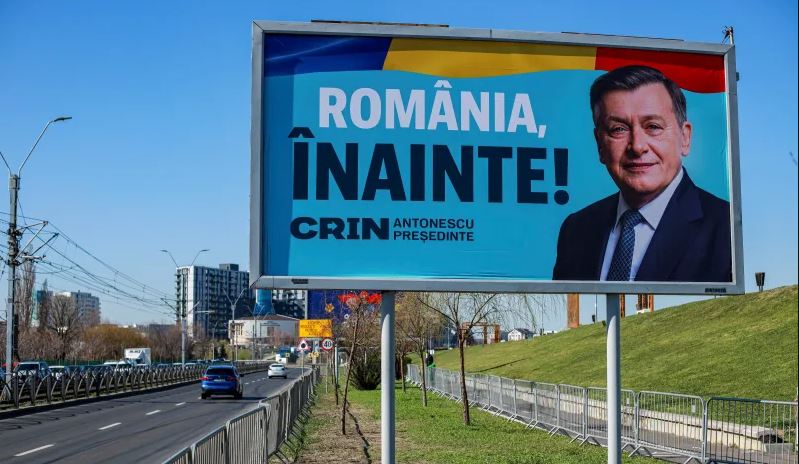  Alți bani, altă distracție. Cât costă cele 500 de panouri stradale cu Crin Antonescu