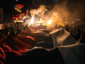 Belgrad: Violenţe spontane, înaintea unui uriaş miting antiguvernamental