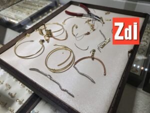 Ce spune bijuterul ieșean care a analizat o tonă de metale prețioase despre controalele lui Piedone. „Metalul în bijuterii e o necesitate tehnică, nu o înșelătorie”